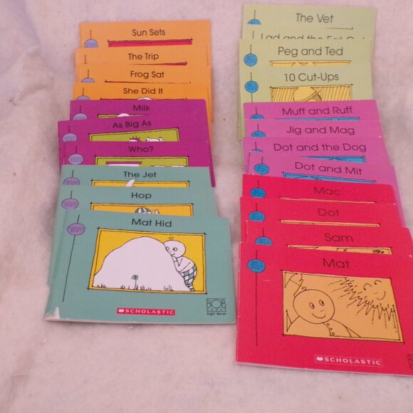 22 BOB Books PB Scholastic early reading phonics sight words - Picture 1 of 3